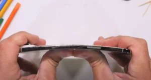 iPhone Air: Resistente ou Frágil? Teste de Dobra ao Smartphone de Apenas 5,6 mm iPhone Air