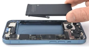 Fugas revelam baterias do iPhone 17 As baterias do iPhone 17, 17 Pro e 17 Pro Max trazem grandes melhorias face à geração anterior. Apenas o iPhone 17 Air terá menor capacidade, mas ainda acima do esperado.