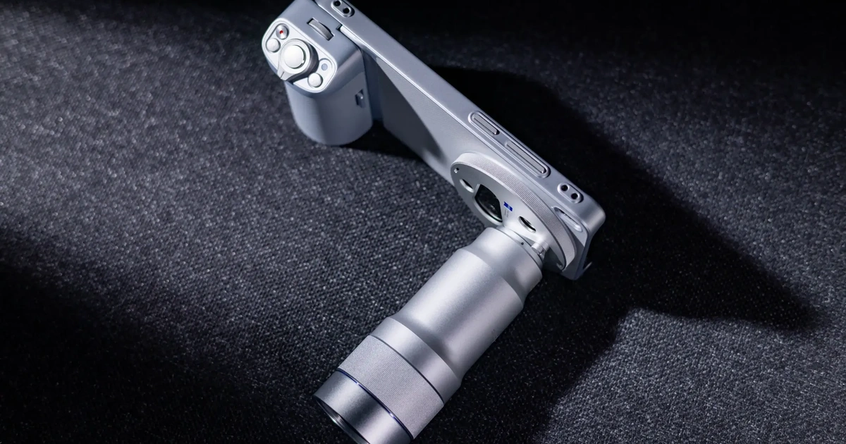 Vivo X300 Ultra aposta em lente 16x e confirma lançamento global